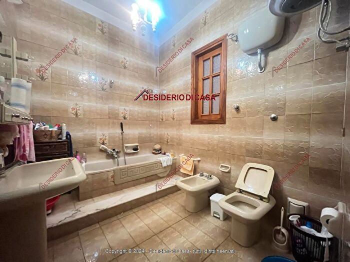 Appartamento con 6 locali in vendita in Casteldaccia