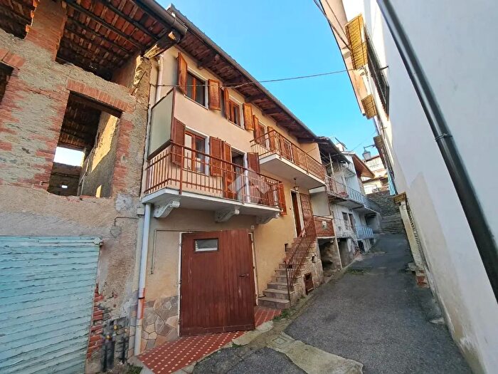 Casa quadrilocale in vendita in Via Pozzo, Piverone