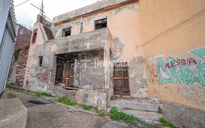 Appartamento con 5 locali in vendita in Via Libertà San Filippo Inf, Messina
