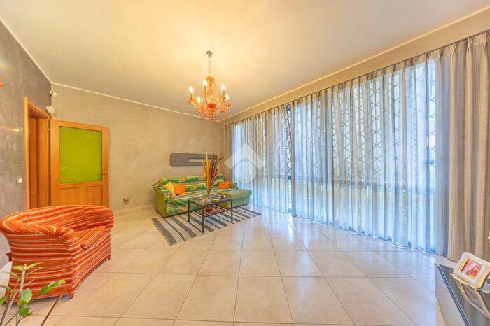 Casa con 6 locali in vendita in Via Anagnina, Roma