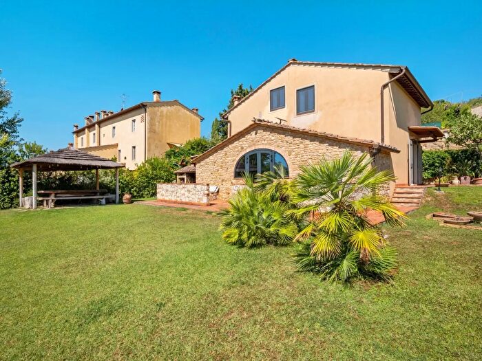 Casa con 7 locali in vendita in Barberino Tavarnelle