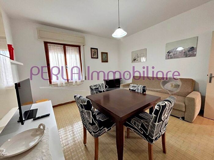 Appartamento quadrilocale in affitto in Via isola di Caprera, Zona Nuova Pratoranieri, Follonica