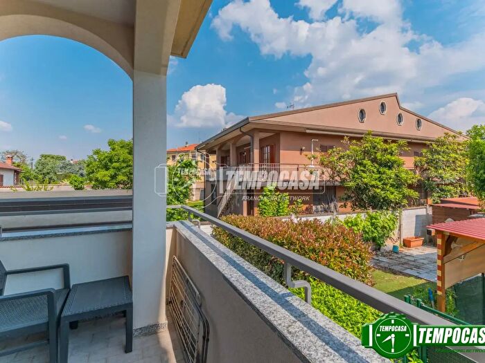 Appartamento trilocale in vendita in Via XXIV Maggio, Inveruno