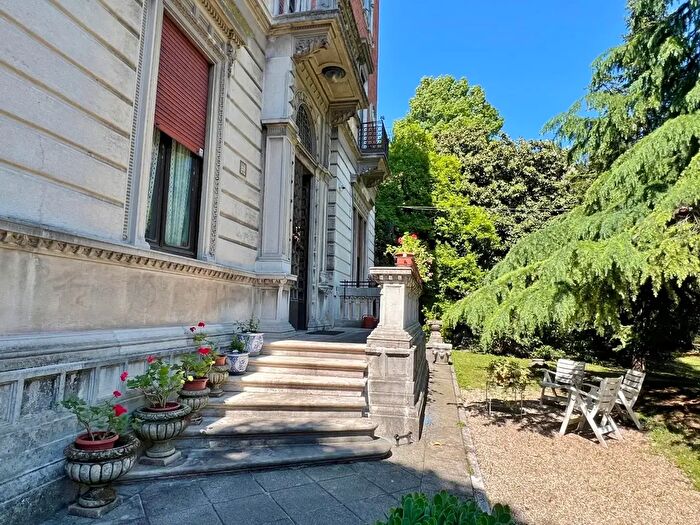 Casa con 7 locali in vendita in Via Legione Antonini, Vicenza
