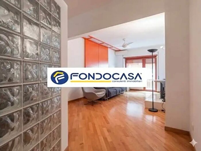 Appartamento quadrilocale in vendita in Via Carroccio, Milano