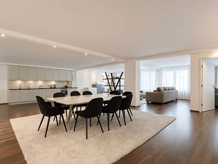 Appartamento con 5 locali in affitto in Corso Sempione, Sempione, Milano