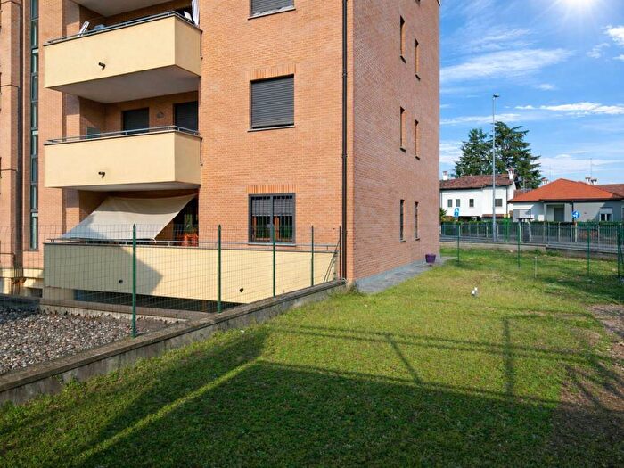 Appartamento bilocale in affitto in Via Valtellina, Saronno