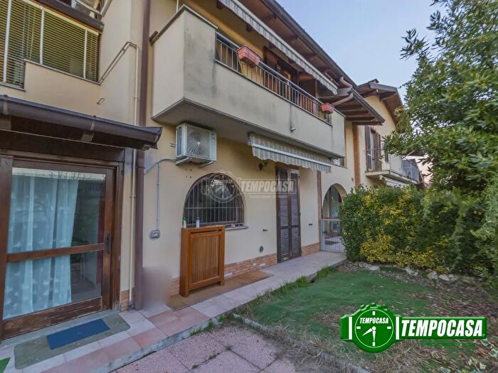 Appartamento trilocale in vendita in Via Isonzo, Motta Visconti