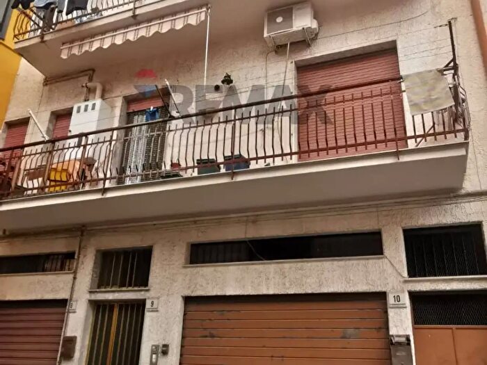 Appartamento con 5 locali in vendita in Cortile Purità, Bronte