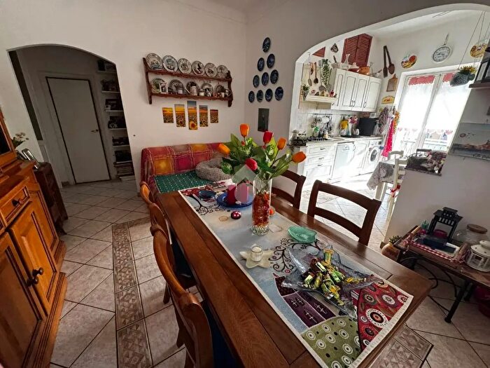 Appartamento con 10 locali in vendita in Via Vincenzo Gioberti, Genova