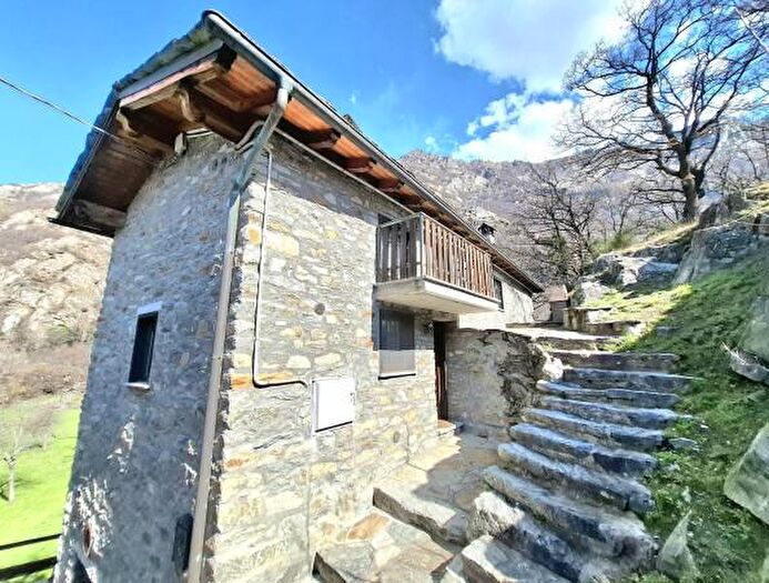 Appartamento quadrilocale in vendita in Via Albard, Donnas