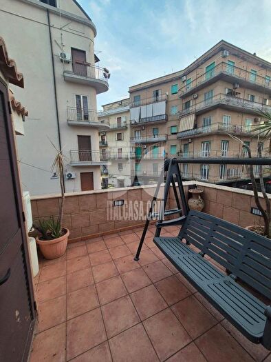 Appartamento con 7 locali in vendita in Via Roma, Crotone