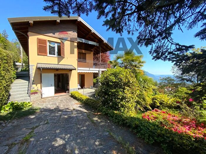 Casa con 6 locali in vendita in Via Alpe Pala, Miazzina