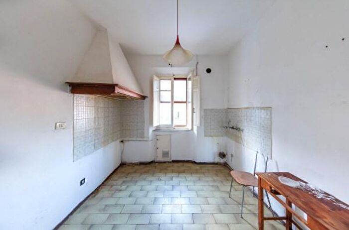 Appartamento trilocale in vendita in Via Giovanni Amendola, Pescia