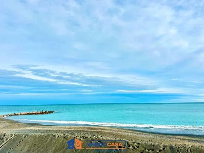 Appartamento trilocale in vendita in Piazzale Giuseppe Mazzini, Loano