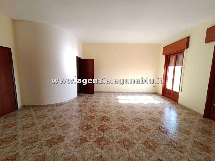 Appartamento con 5 locali in affitto in Via Salemi, Contrade Extraurbane, Marsala