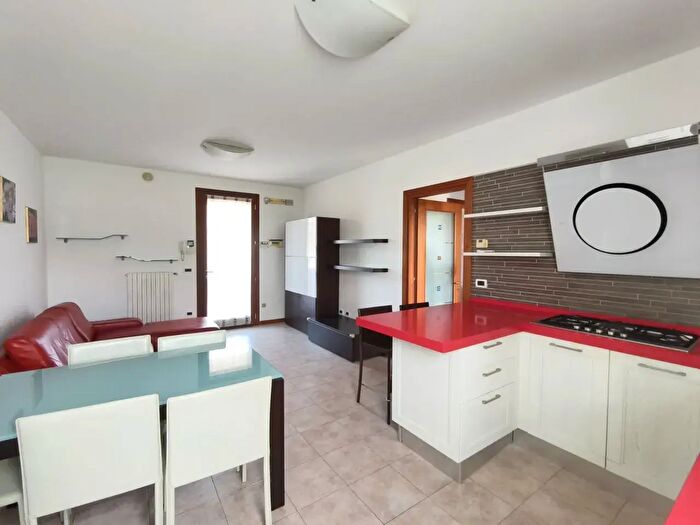 Appartamento trilocale in vendita in Via Montegrotto, Abano Terme