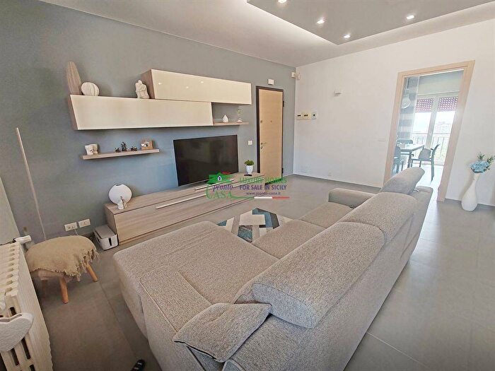 Appartamento con 5 locali in affitto in VIA PIETRO NENNI, Croce Selvaggio, Ragusa