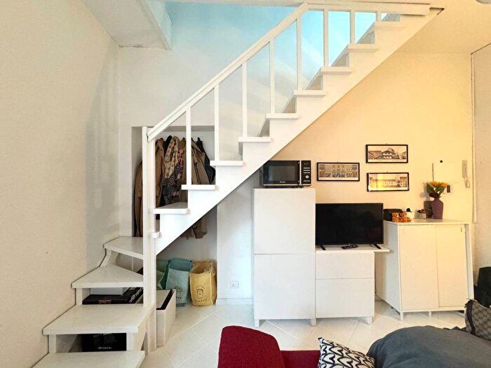 Appartamento trilocale in affitto in Via Lambro, Porta Venezia, Milano