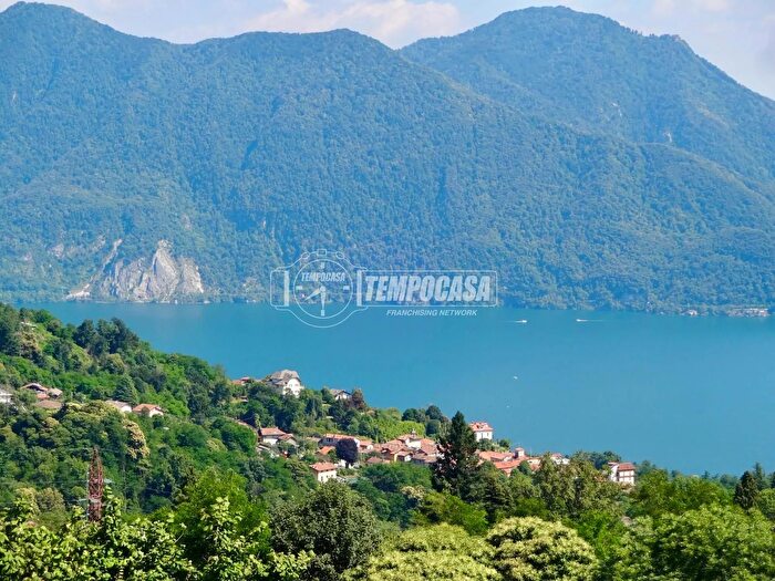 Appartamento trilocale in vendita in Via Maggiore, Bee