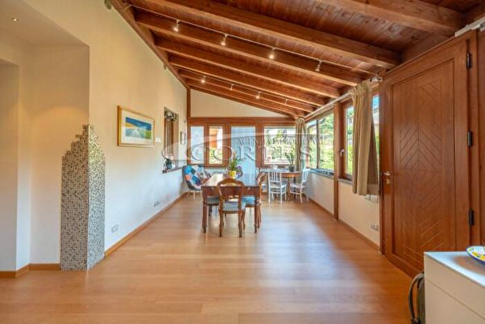 Appartamento con 6 locali in vendita in Via Aldo Capitini, Sansepolcro