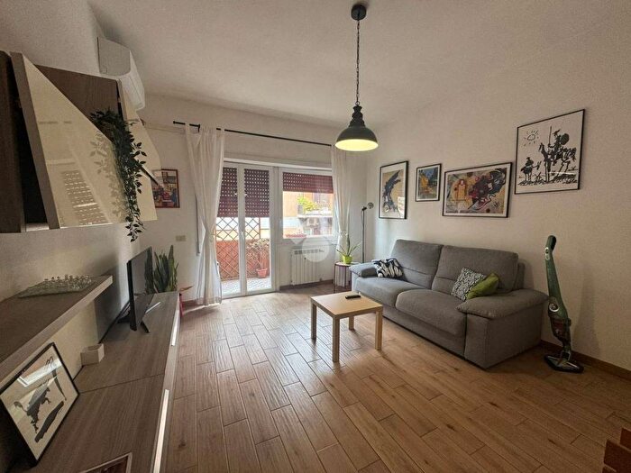Appartamento bilocale in affitto in Via Renato Simoni, Monti Tiburtini, Roma
