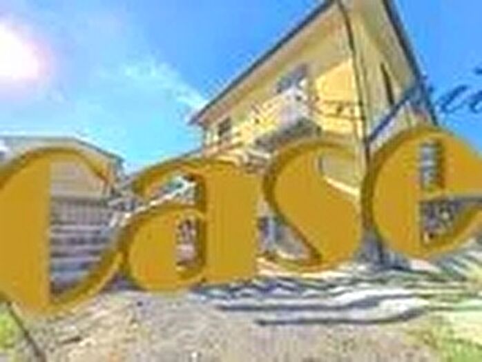 Casa con 5 locali in vendita in Camaiore