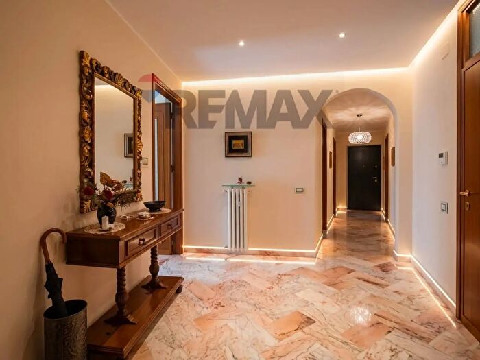 Appartamento con 6 locali in vendita in Via Spirito Santo, Enna