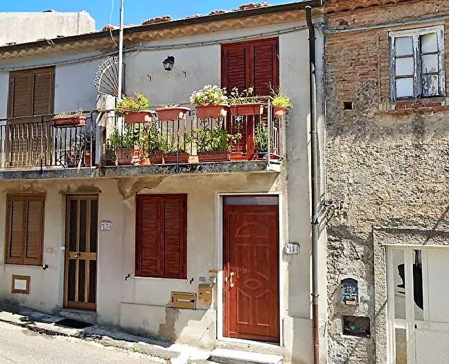 Appartamento trilocale in vendita in Rometta