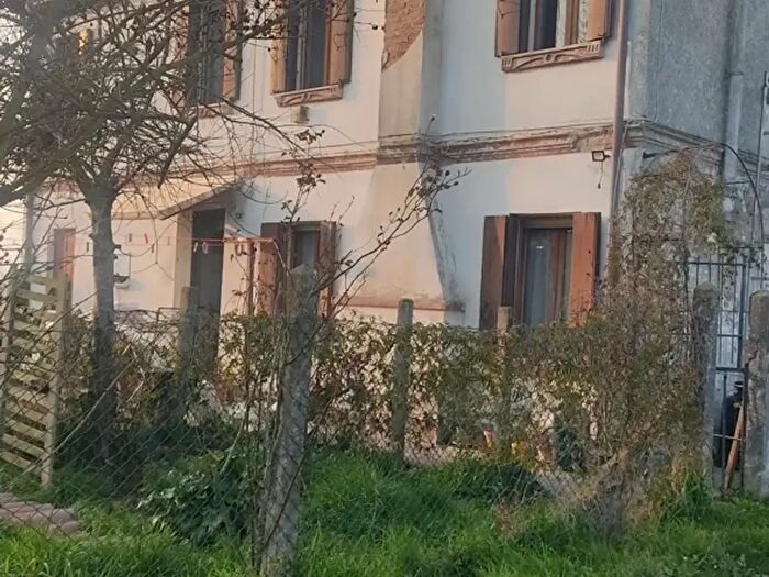 Casa con 7 locali in vendita in Panarella Via Argine Po, Papozze