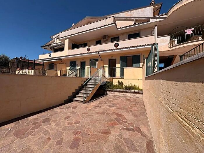 Appartamento bilocale in vendita in Via Paolo VI, Lariano