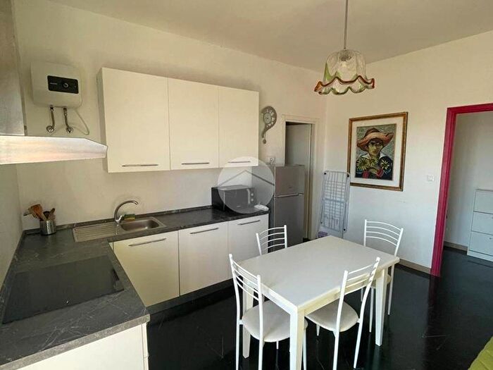 Appartamento trilocale in affitto in Stanza Via Perlini, Borgo Roma, Verona