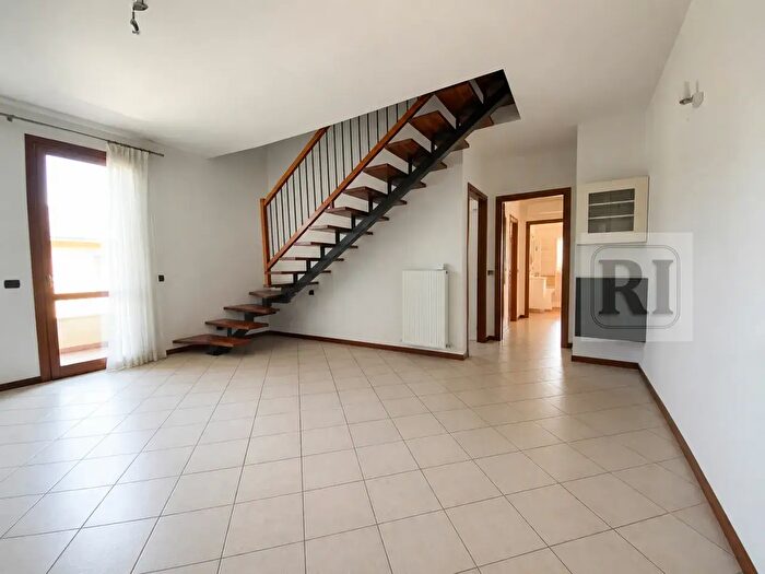 Appartamento con 5 locali in affitto in Villafranca Padovana