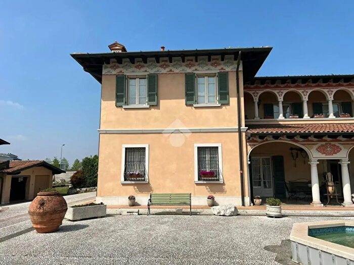 Case in Vendita e in Affitto - 2