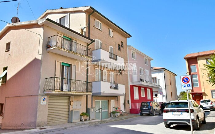 Appartamento trilocale in vendita in Via Milano, Porto Recanati
