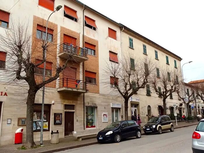Appartamento quadrilocale in vendita in Via Corso Roma, Roccastrada