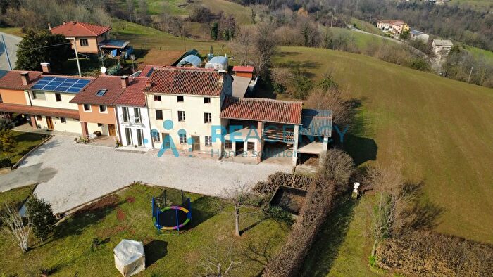 Casa con 5 locali in vendita in Via Pugnello, Arzignano
