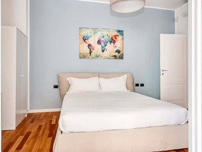 Appartamento trilocale in affitto in Via delle Forze Armate, Bande Nere, Milano