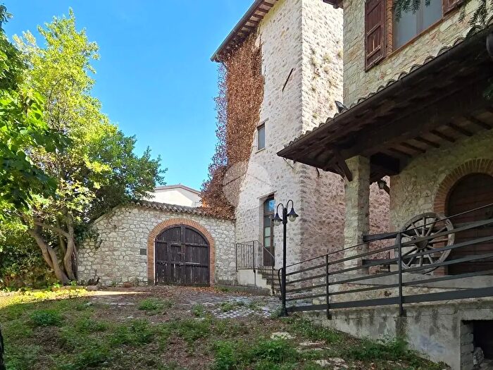 Casa monolocale in vendita in Via Roselli, Spoleto