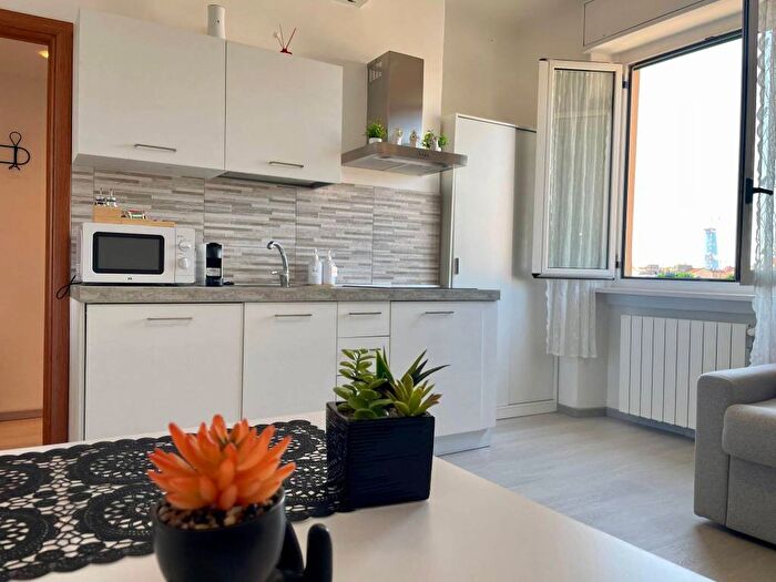 Appartamento monolocale in affitto in Piazza Insubria, Martini Insubria, Milano