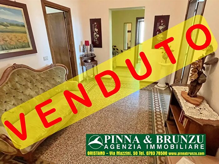 Appartamento con 6 locali in vendita in Via Cagliari, Oristano