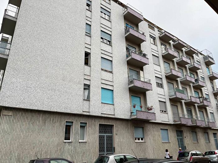 Appartamento bilocale in affitto in Via Lodi, Aurora, Torino