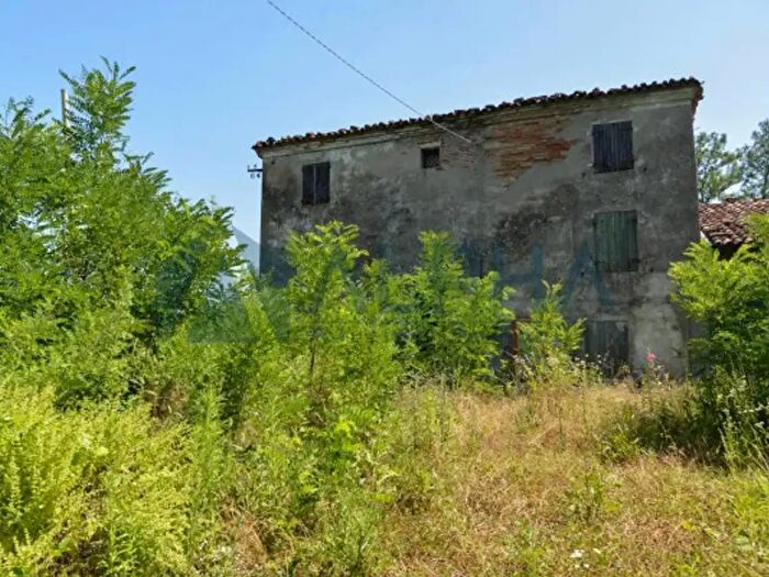 Casa con 5 locali in vendita in Via Tessello, Cesena