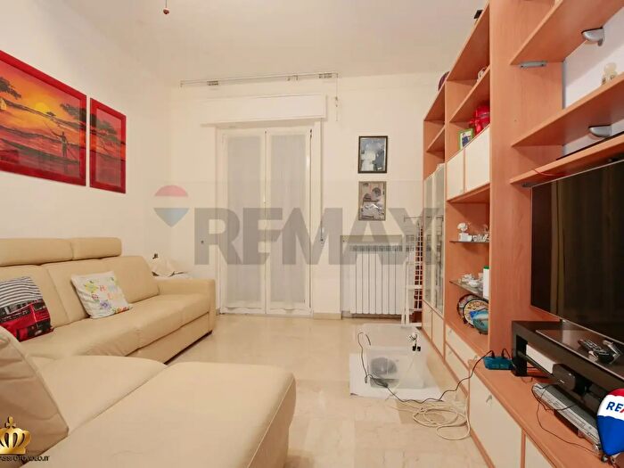 Appartamento con 7 locali in vendita in Via Ventotene, Genova