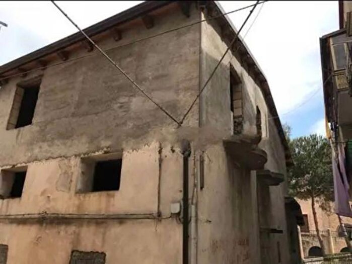 Casa bilocale in vendita in Via San Giuseppe, Cotronei