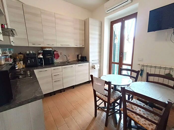Appartamento trilocale in vendita in Via dei Gelsi, Roma