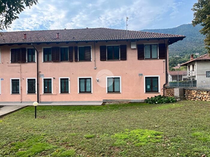 Appartamento trilocale in affitto in Via Roma, Val Della Torre