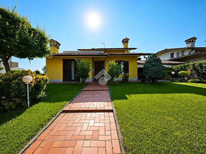Casa con 5 locali in vendita in Via Bosetti, Chiari