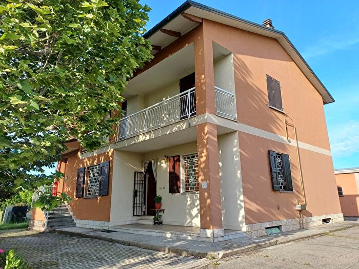 Casa con 8 locali in vendita in Anzola dellEmilia, Anzola DellEmilia