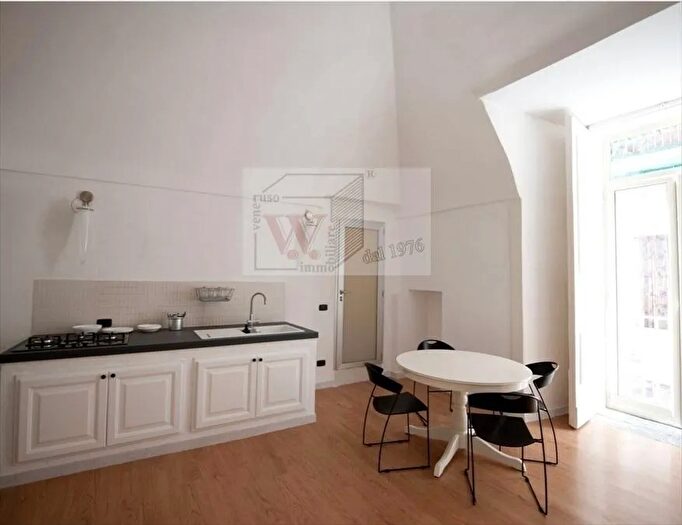 Appartamento trilocale in vendita in Via San Giovanni Maggiore Pignatelli, Napoli